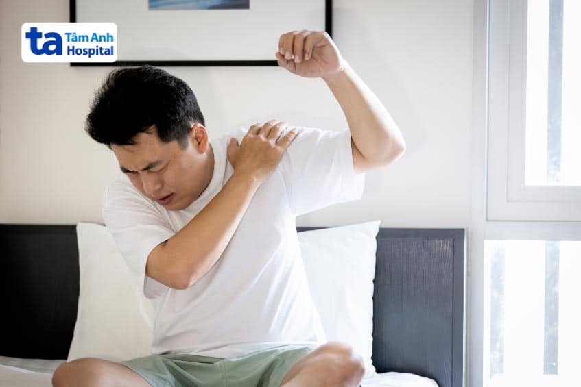 Khô khớp vai: Nguyên nhân, cách chữa và giải pháp phòng ngừa