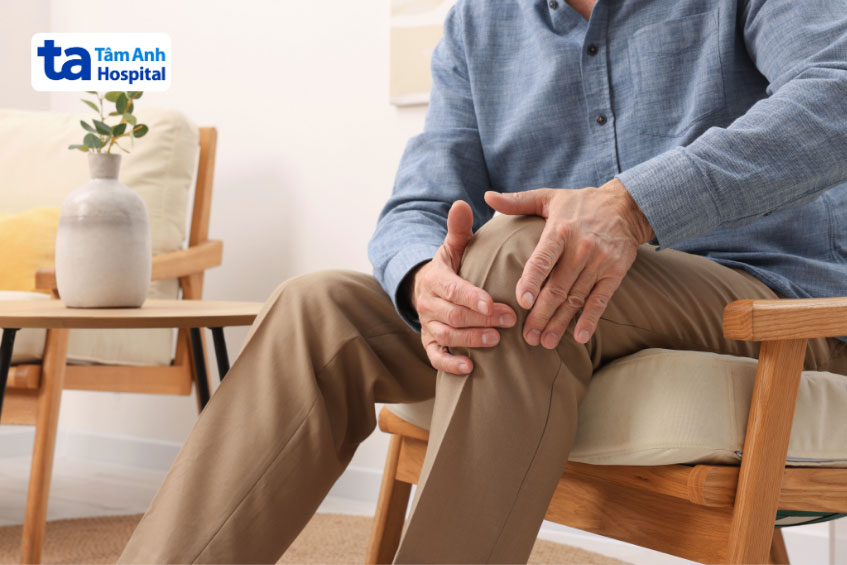 Viêm khớp gối ở người già: Nguyên nhân, dấu hiệu và điều trị 3 Viêm khớp gối ở người già: Nguyên nhân, dấu hiệu và điều trị